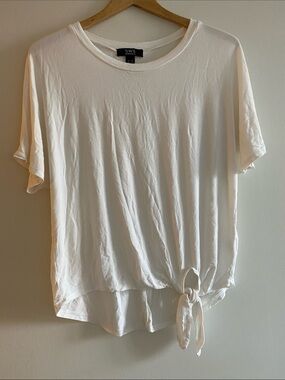 🌸🌼3 for $12🌸🌼 SWS White Short Sleeve Tie-Hem Tee